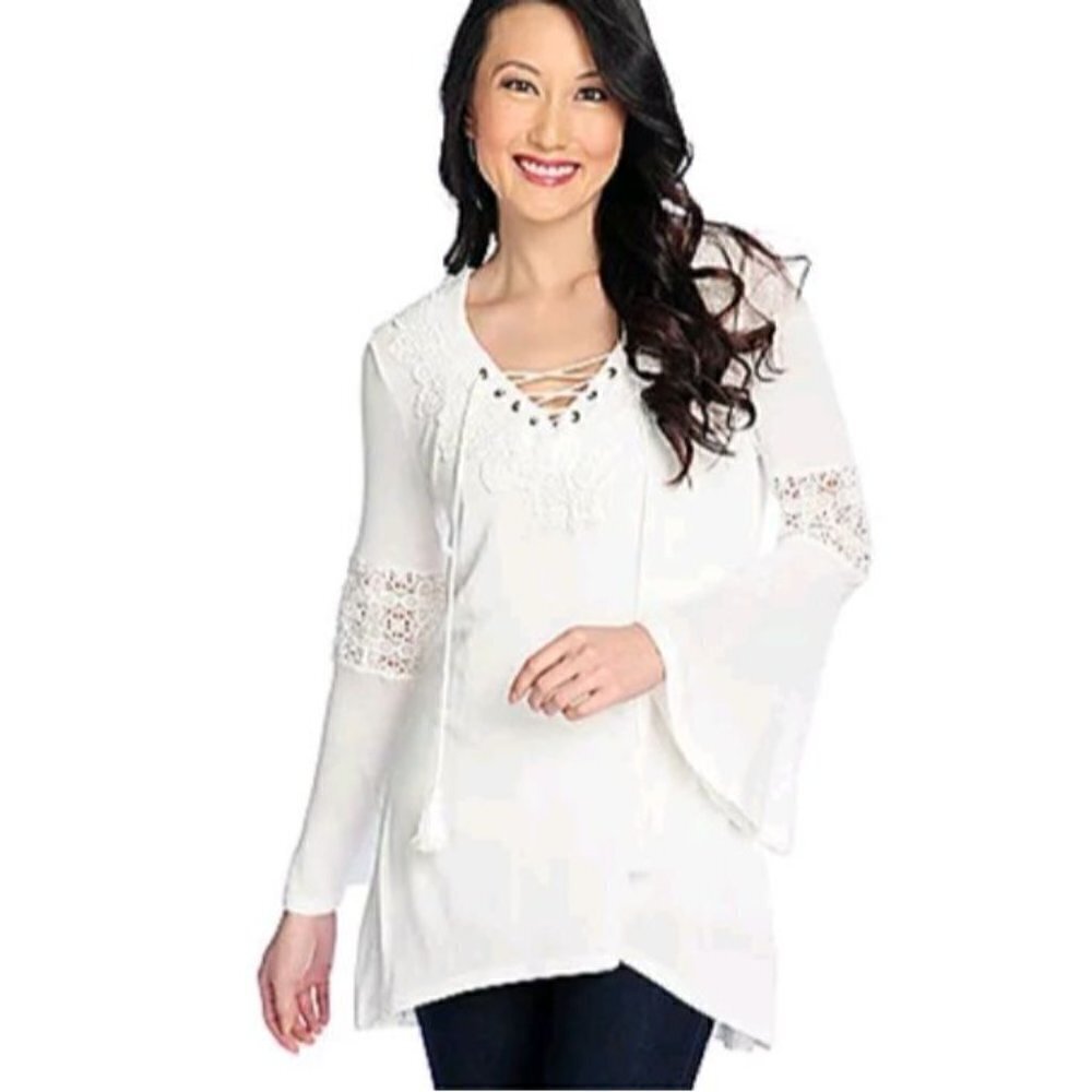 Kate & Mallory White Jersey Knit Lace Up Crochet Lace Detail Tunic Top Size 1X